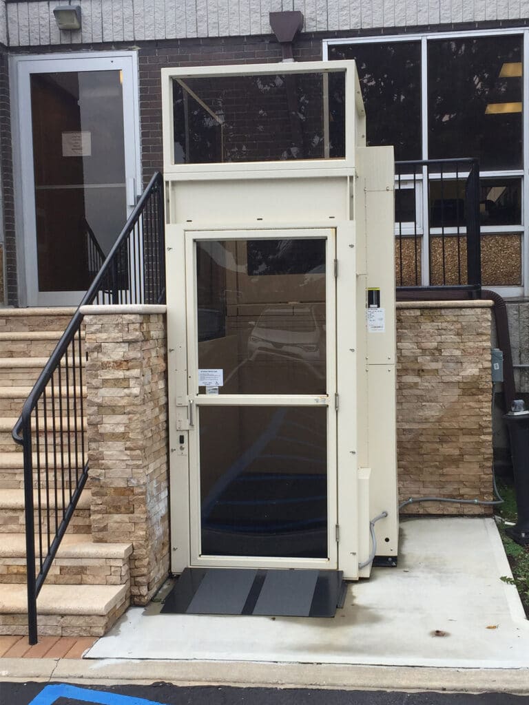 Enclosure-Model Commercial Wheelchair Lifts 02